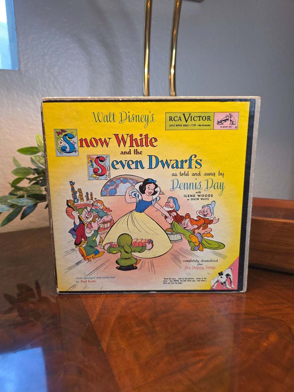 1949 Disney's Snow White and the Seven Dwarfs Storybook/Yellow Vinyl Record Set